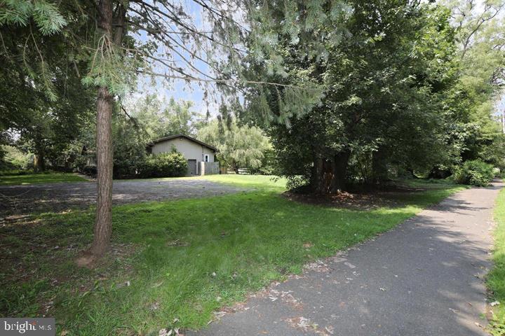 211 Salem Road Moorestown, NJ 08057 - Photo 11 of 39