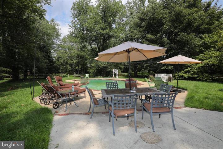 211 Salem Road Moorestown, NJ 08057 - Photo 4 of 39