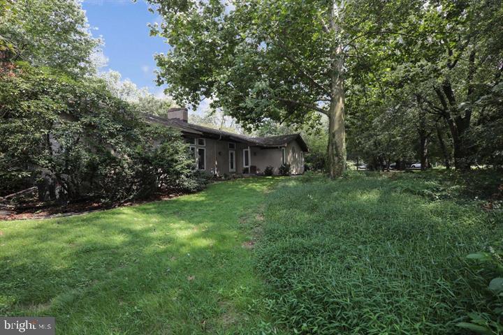 211 Salem Road Moorestown, NJ 08057 - Photo 8 of 39