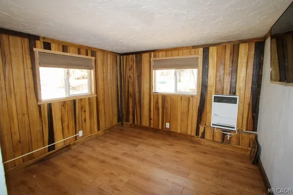 $1,400 | 880 Wabash Lane, Sugarloaf, CA 92386