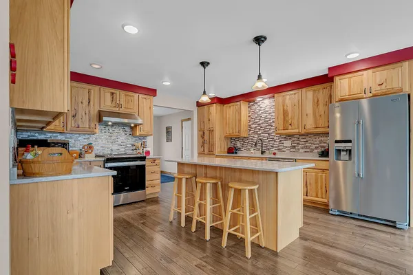 $980,500 | 1315 Karnis Drive Northwest, Alexandria, MN 56308