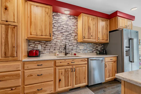 $980,500 | 1315 Karnis Drive Northwest, Alexandria, MN 56308