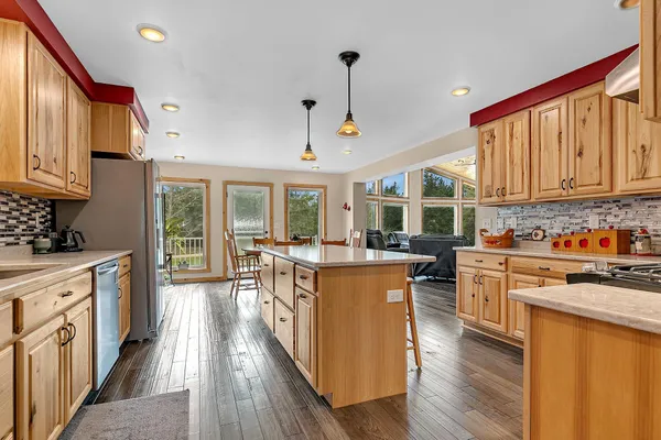 $980,500 | 1315 Karnis Drive Northwest, Alexandria, MN 56308