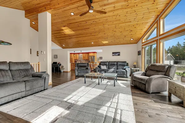 $980,500 | 1315 Karnis Drive Northwest, Alexandria, MN 56308