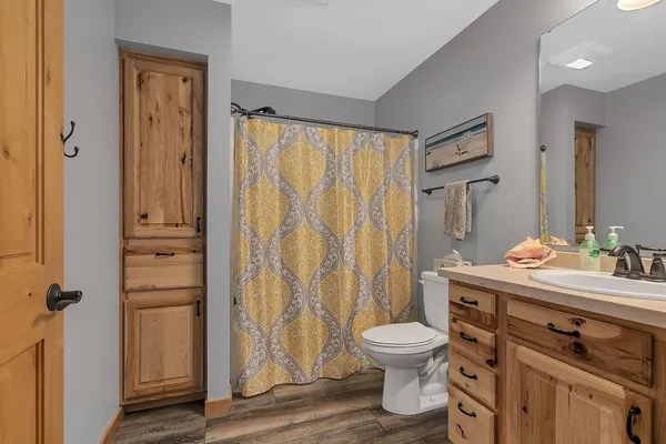 $980,500 | 1315 Karnis Drive Northwest, Alexandria, MN 56308