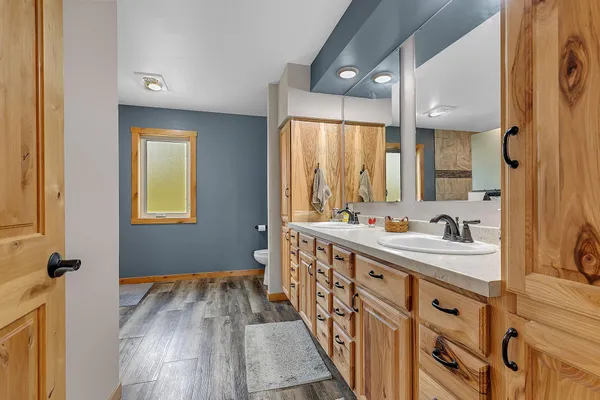 $980,500 | 1315 Karnis Drive Northwest, Alexandria, MN 56308
