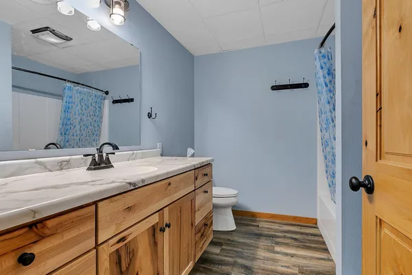 $980,500 | 1315 Karnis Drive Northwest, Alexandria, MN 56308