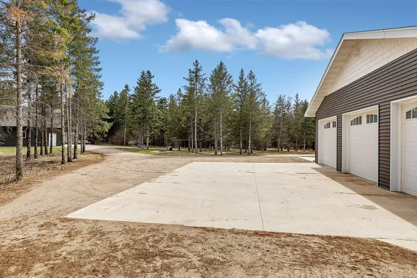 $980,500 | 1315 Karnis Drive Northwest, Alexandria, MN 56308
