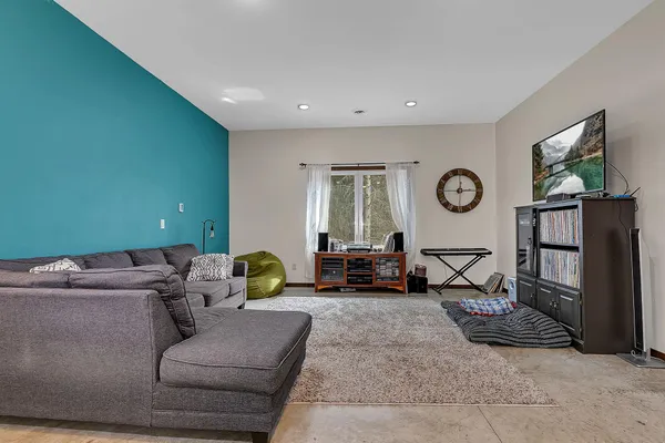 $980,500 | 1315 Karnis Drive Northwest, Alexandria, MN 56308