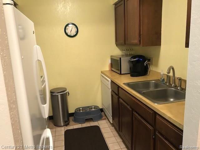 1717 Maple Ridge Road, Unit 12 Haslett, MI 48840 - Photo 13 of 25 Gallery Image 13