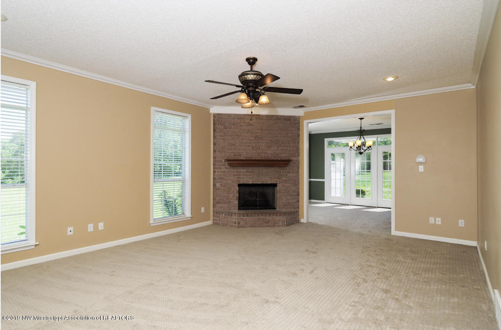 1188 Sandy Betts Road Nesbit, MS 38651 - Photo 10 of 30 Family Room