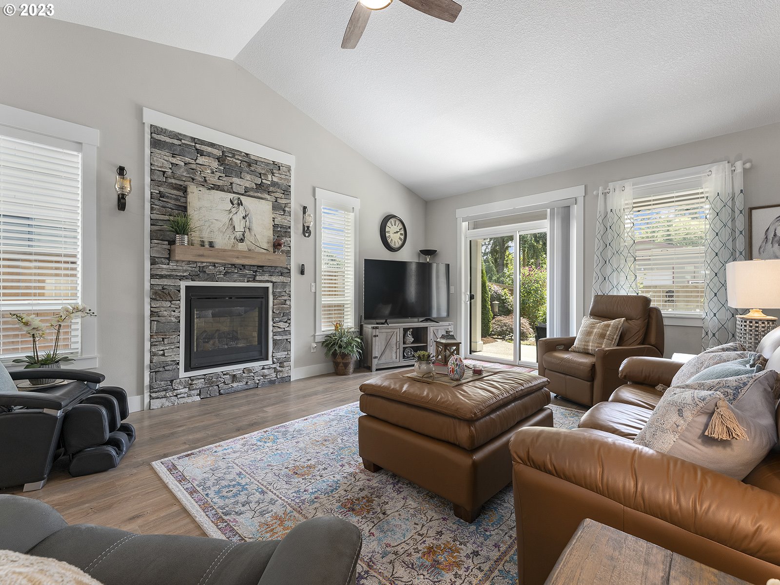 2580 South Lydia Loop Hubbard, OR 97032 - Photo 5 of 35 Gallery Image 5