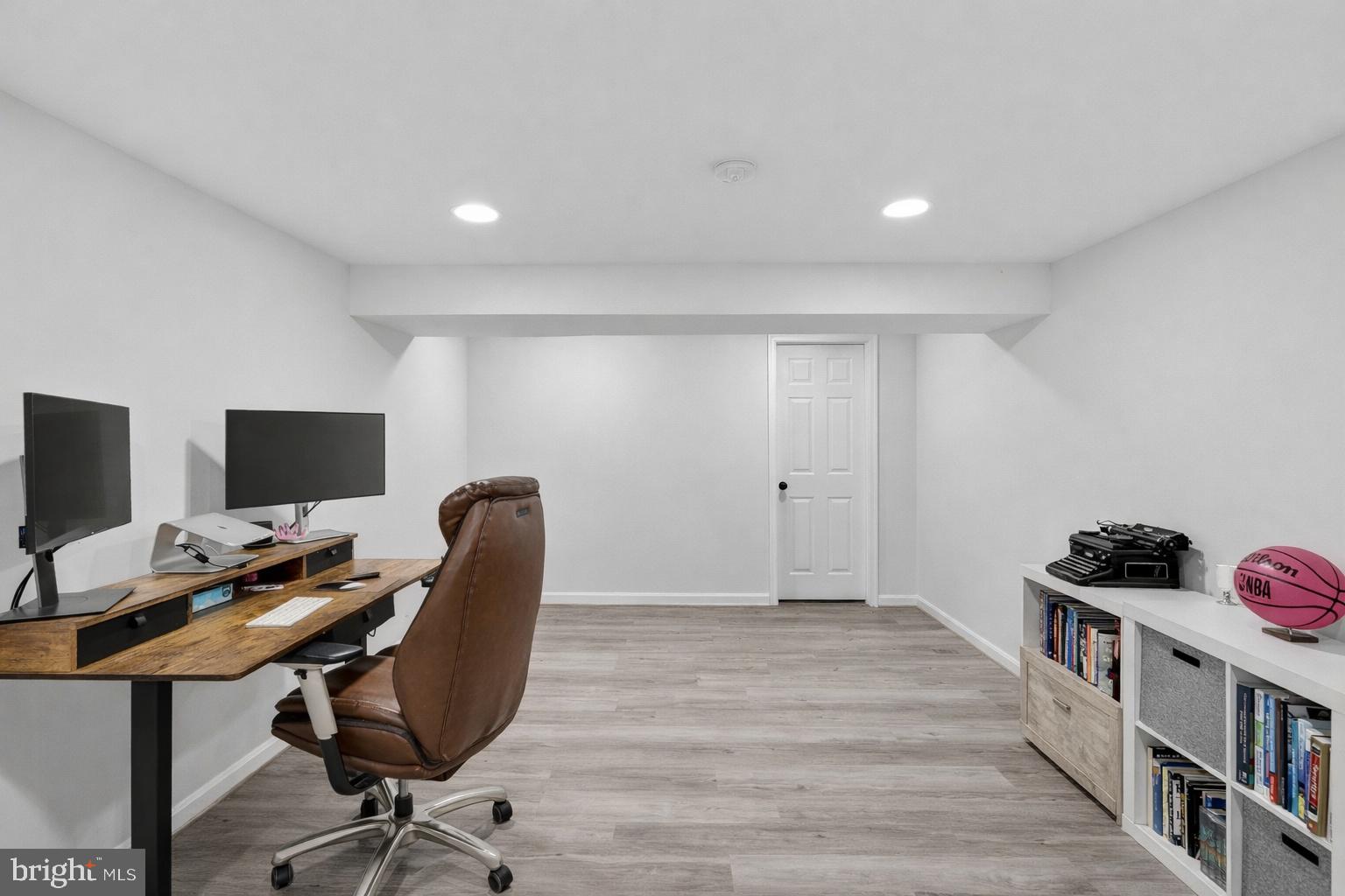 6803 Jackie Deneese Court Springfield, VA 22152 - Photo 26 of 31