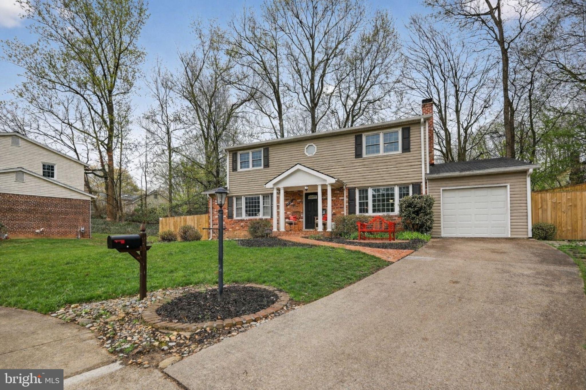 6803 Jackie Deneese Court Springfield, VA 22152 - Photo 3 of 31