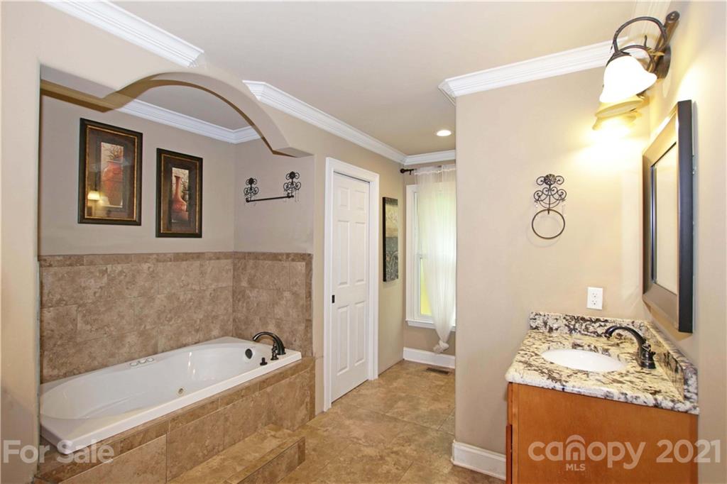 18617 Nantz Road Cornelius, NC 28031 - Photo 12 of 28 Gallery Image 12