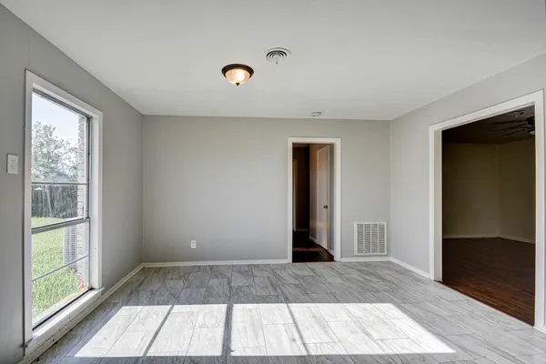 $1,475 | 131 Lakewood Drive, Clute, TX 77531