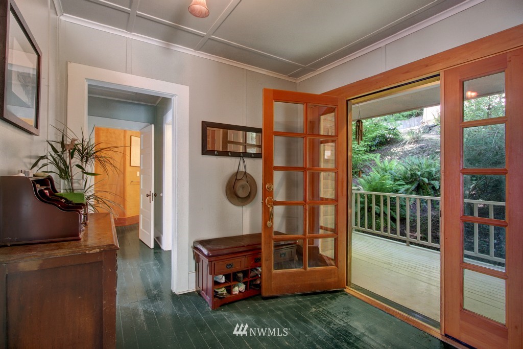 10652 Southeast Cisco Road Port Orchard, WA 98367 - Photo 13 of 18 Gallery Image 13