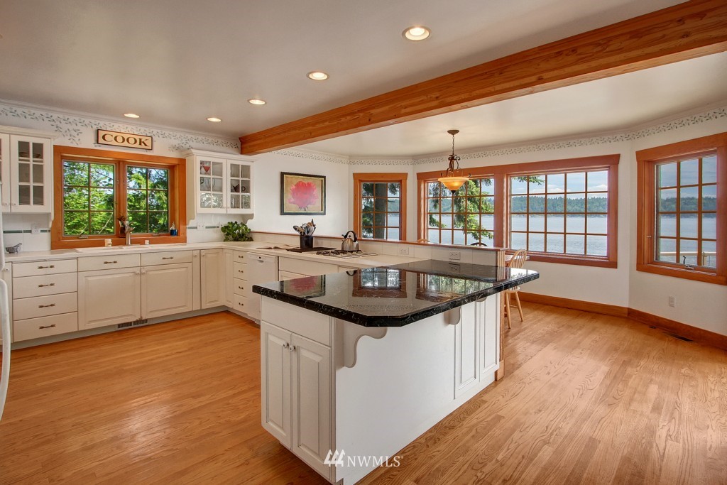 10652 Southeast Cisco Road Port Orchard, WA 98367 - Photo 4 of 18 Gallery Image 4