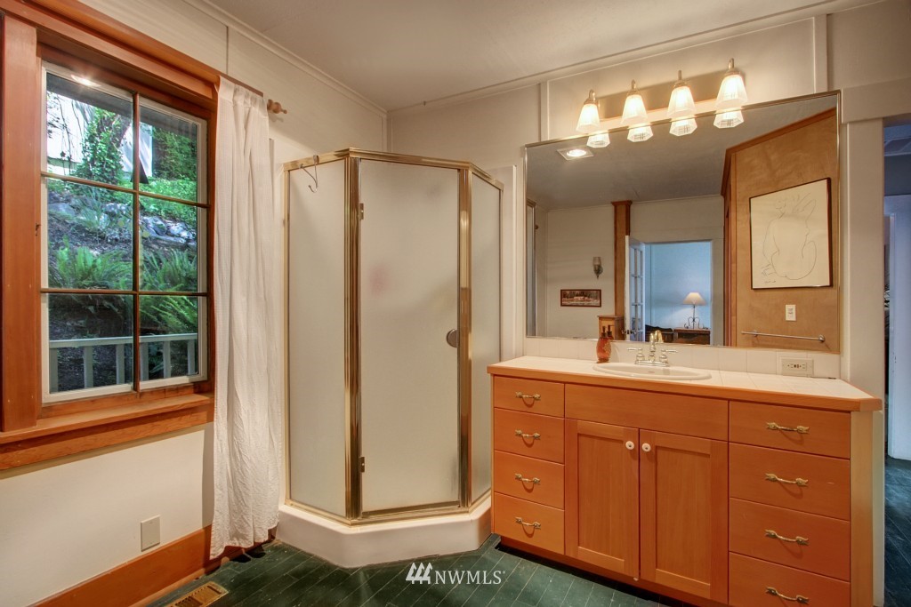 10652 Southeast Cisco Road Port Orchard, WA 98367 - Photo 10 of 18 Gallery Image 10