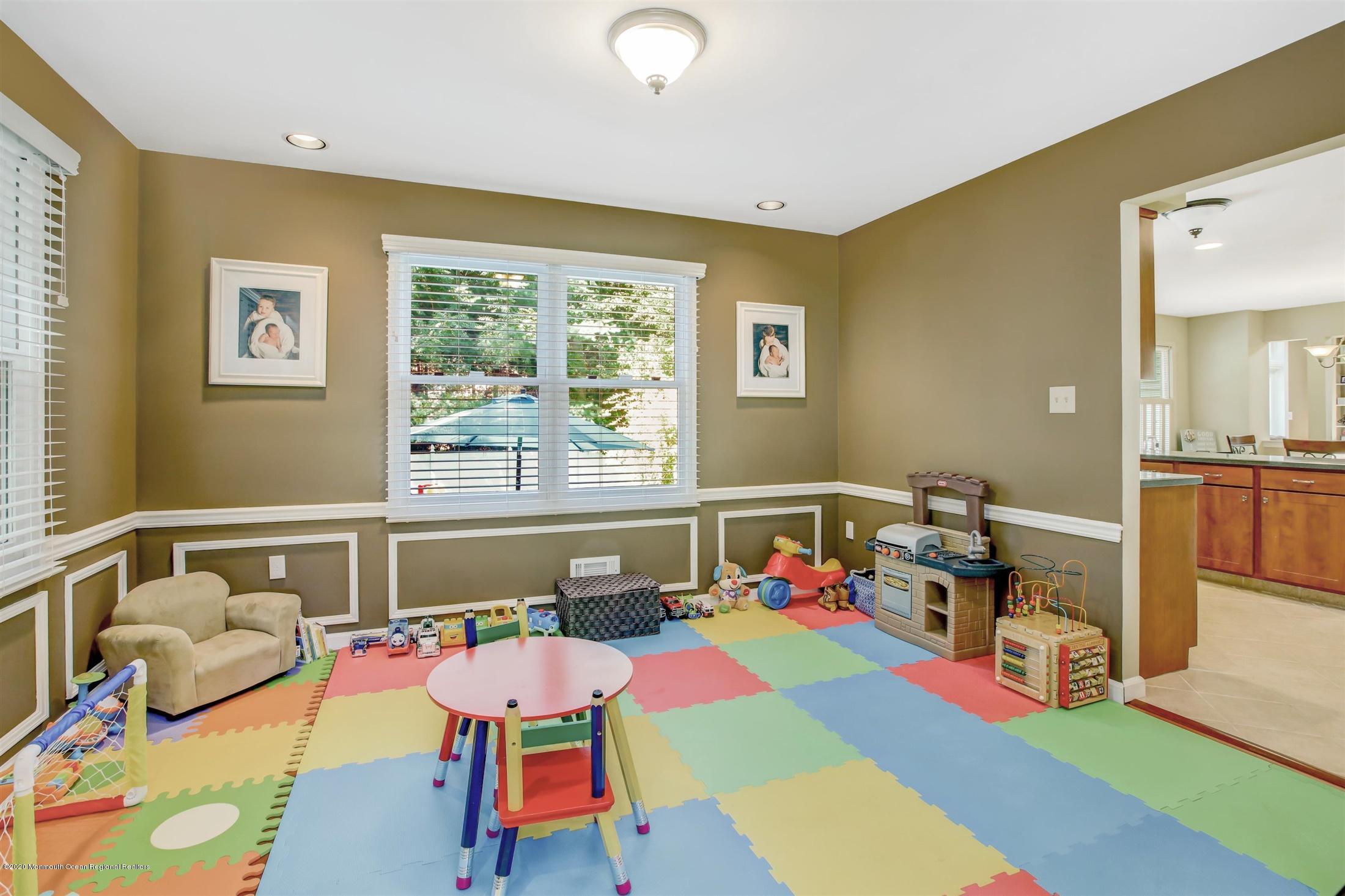 8 Ash Road Jackson, NJ 08527 - Photo 15 of 32 Formal Dning Room