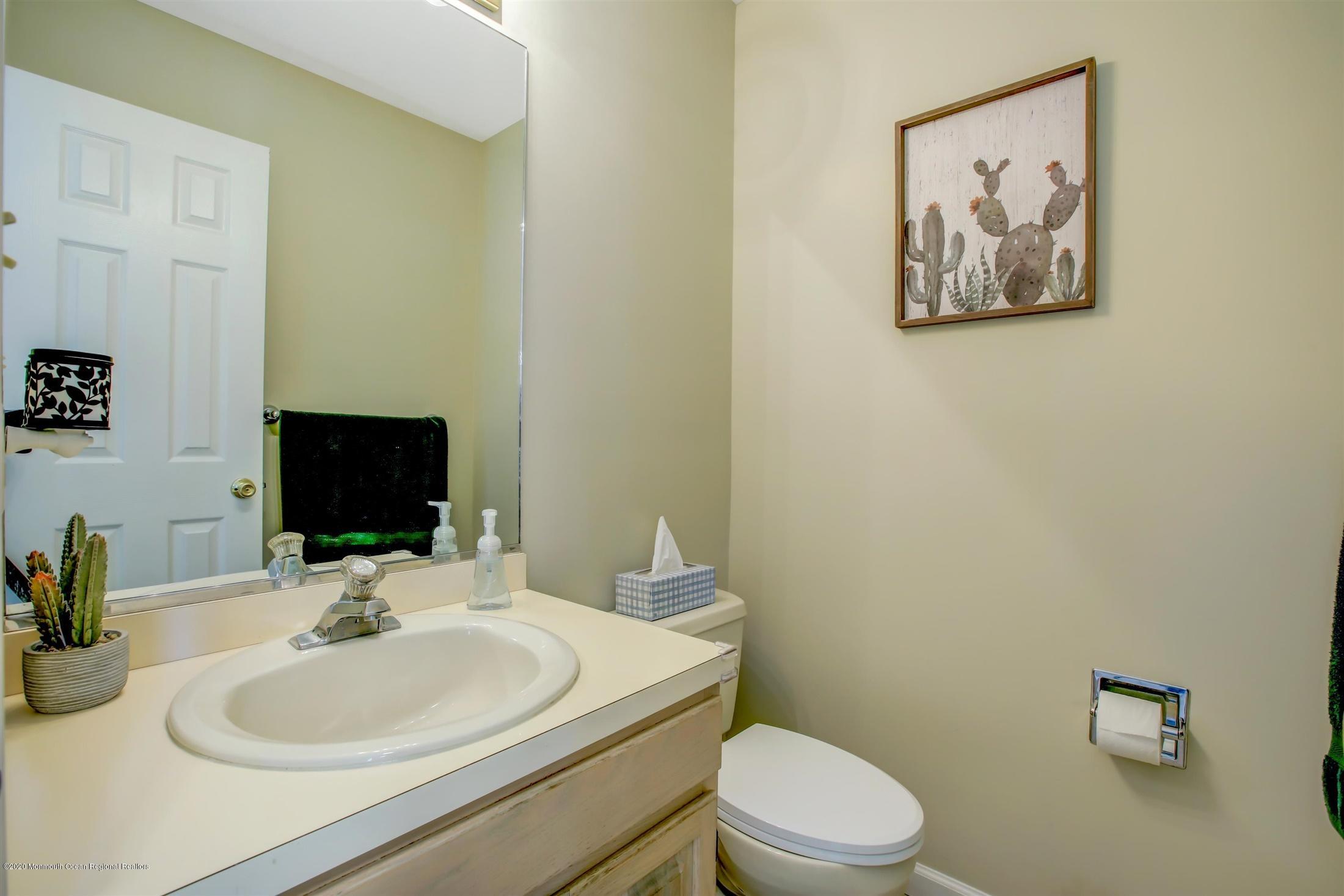 8 Ash Road Jackson, NJ 08527 - Photo 16 of 32 Powder Room