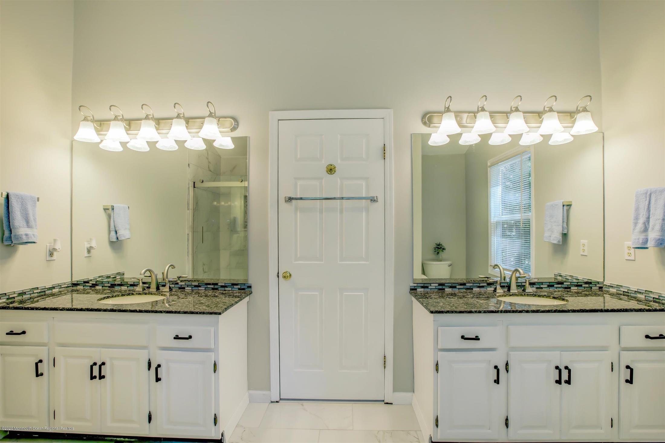 8 Ash Road Jackson, NJ 08527 - Photo 20 of 32 Master Bathroom