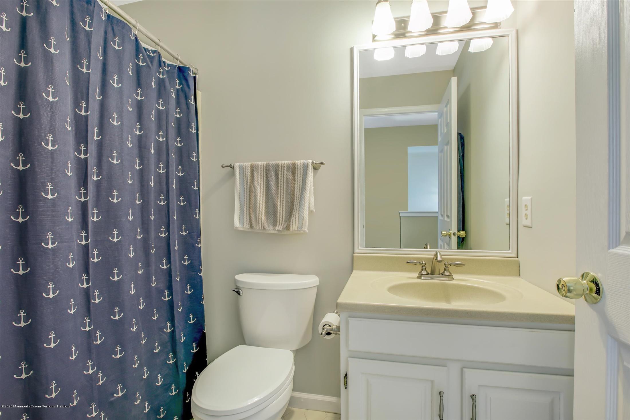 8 Ash Road Jackson, NJ 08527 - Photo 25 of 32 Bathroom