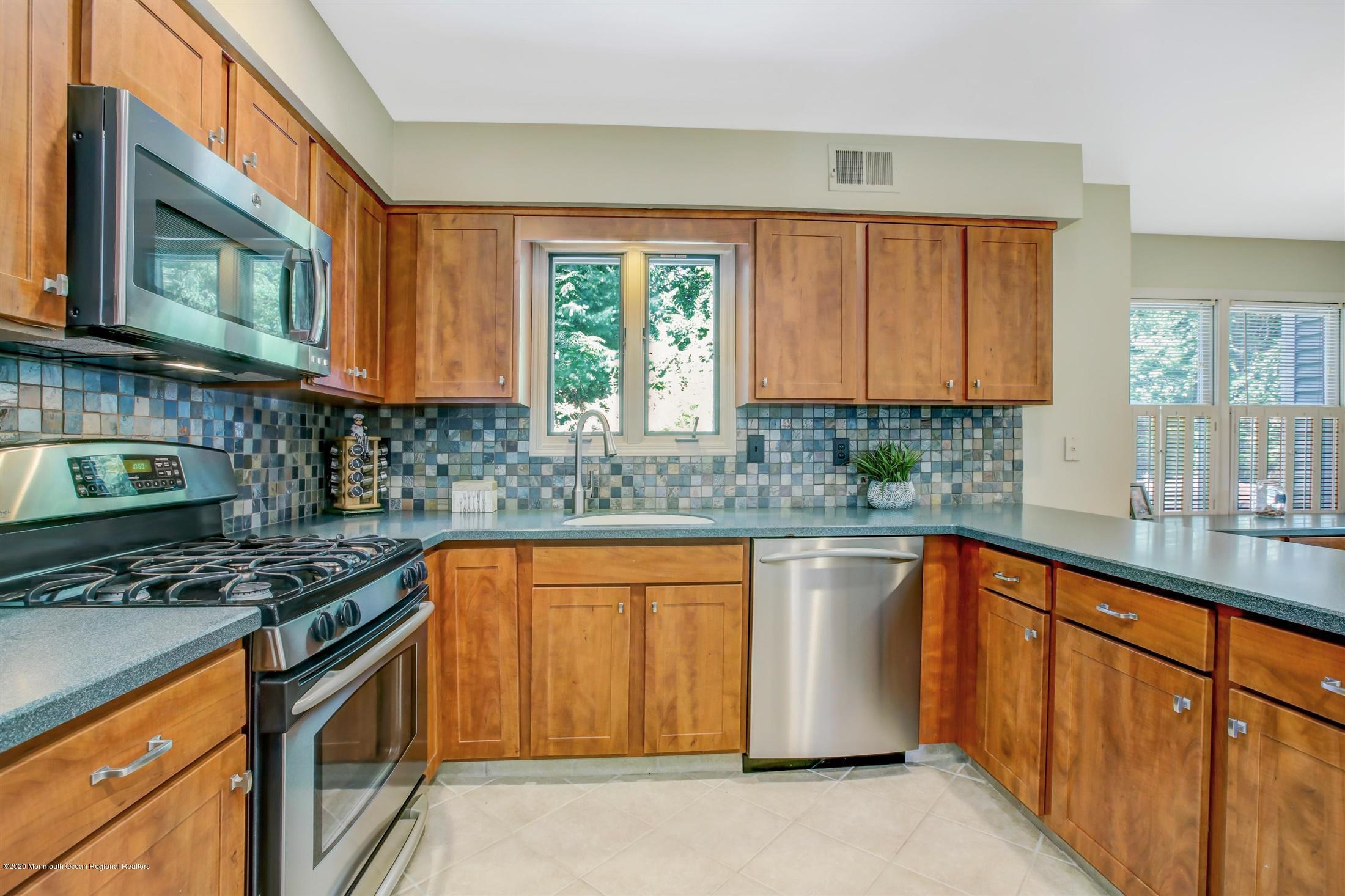 8 Ash Road Jackson, NJ 08527 - Photo 7 of 32 Kitchen