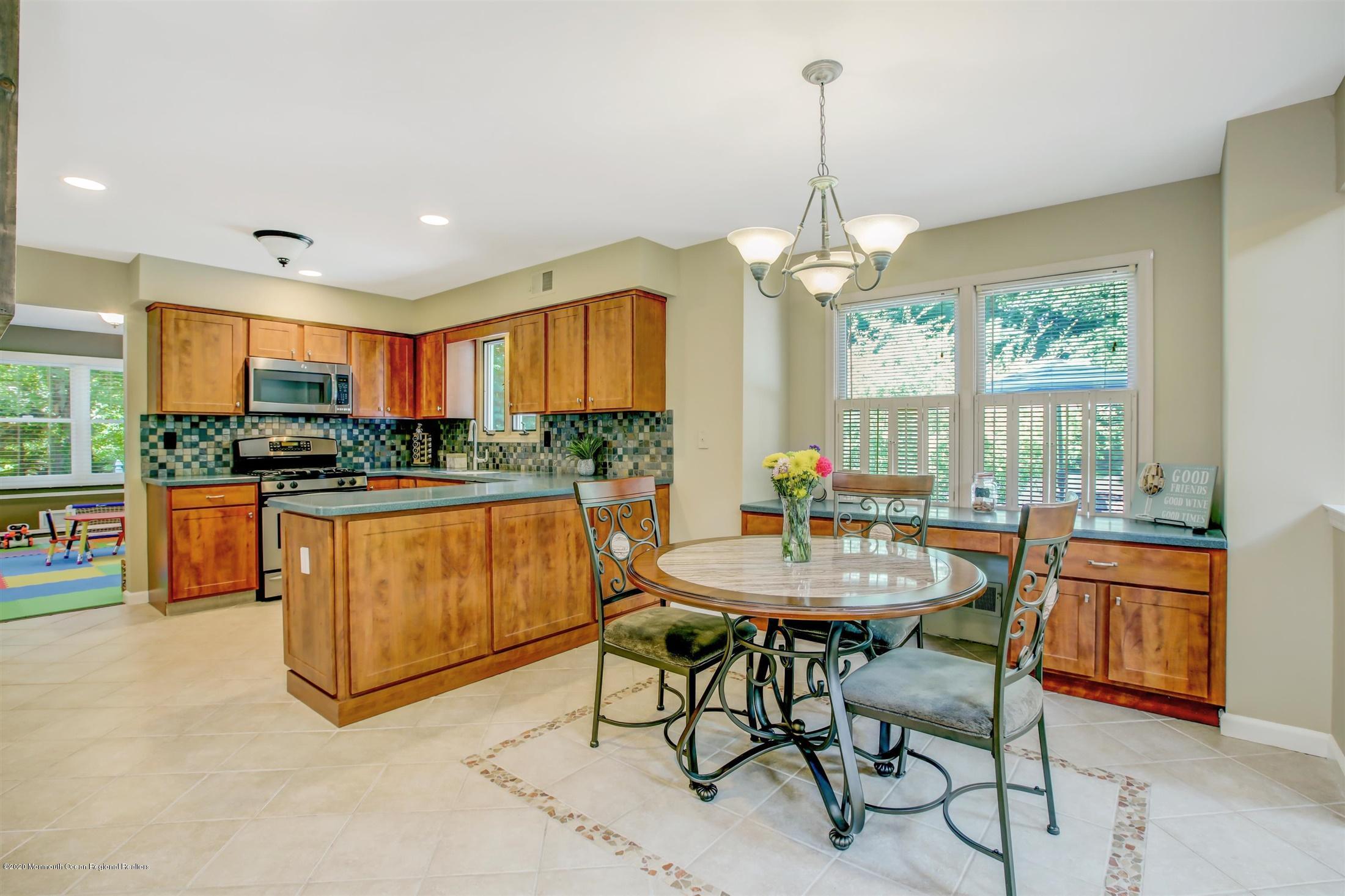 8 Ash Road Jackson, NJ 08527 - Photo 10 of 32 Kitchen