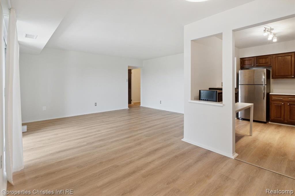 30475 West 14 Mile Road, Unit 95 Farmington Hills, MI 48334 - Photo 5 of 12