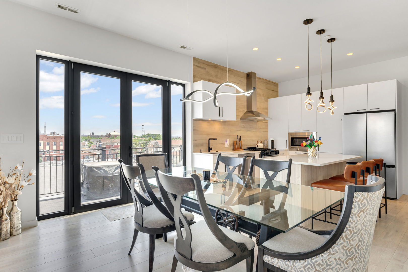 2135 West Cermak Road, Unit 4NPH Chicago, IL 60608 - Photo 6 of 28