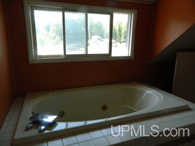 605 Co Road Niagara, WI 54151 - Photo 16 of 28