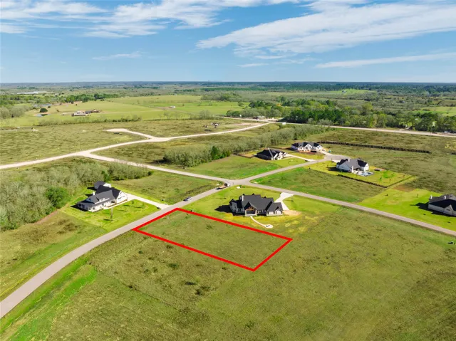 a view of a tennis court