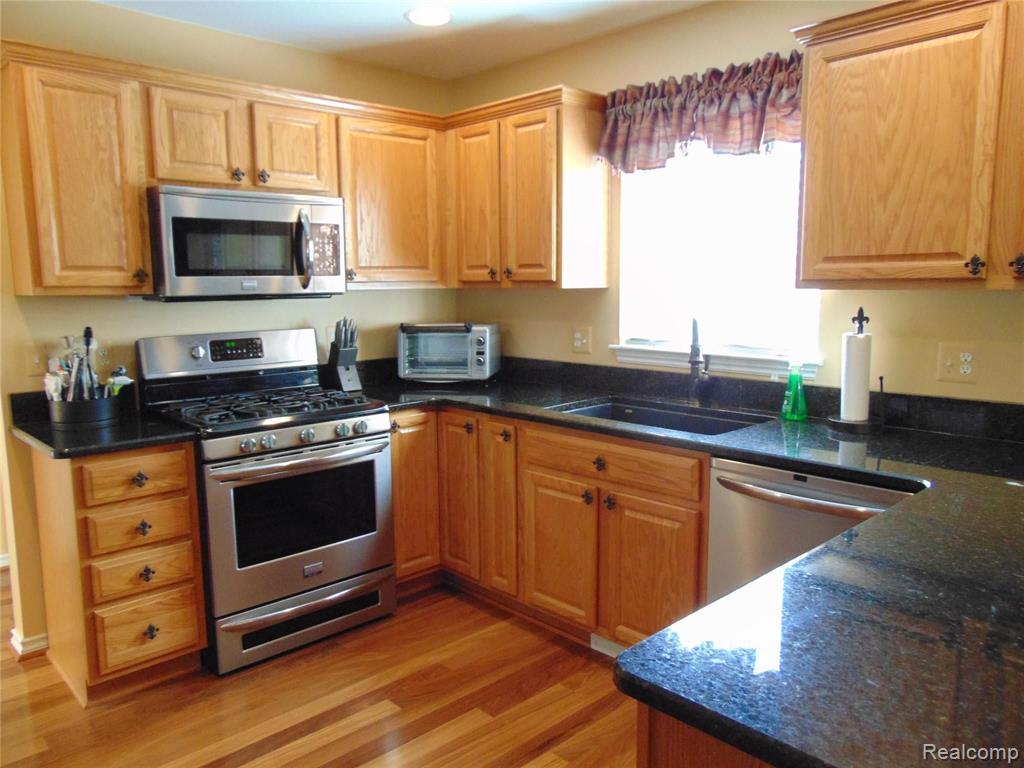 3536 Samuel Avenue Rochester Hills, MI 48309 - Photo 19 of 43