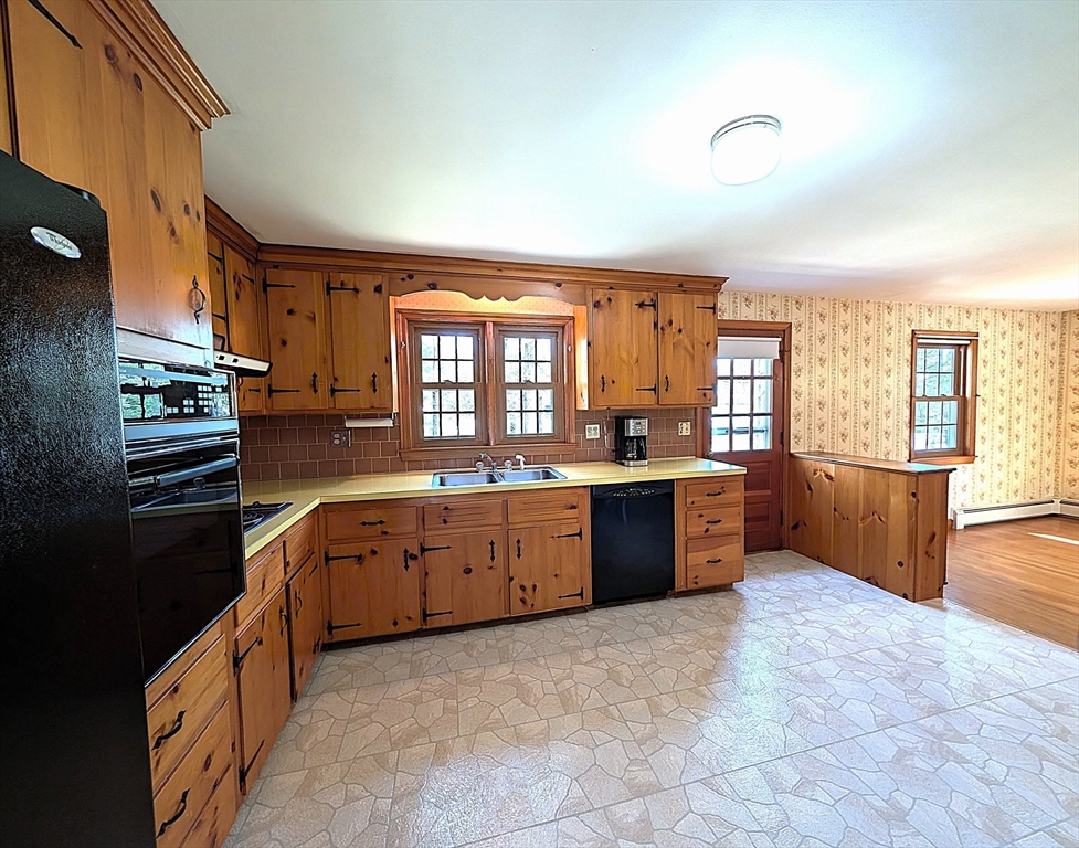 1 Louise Street Maynard, MA 01754 - Photo 11 of 41