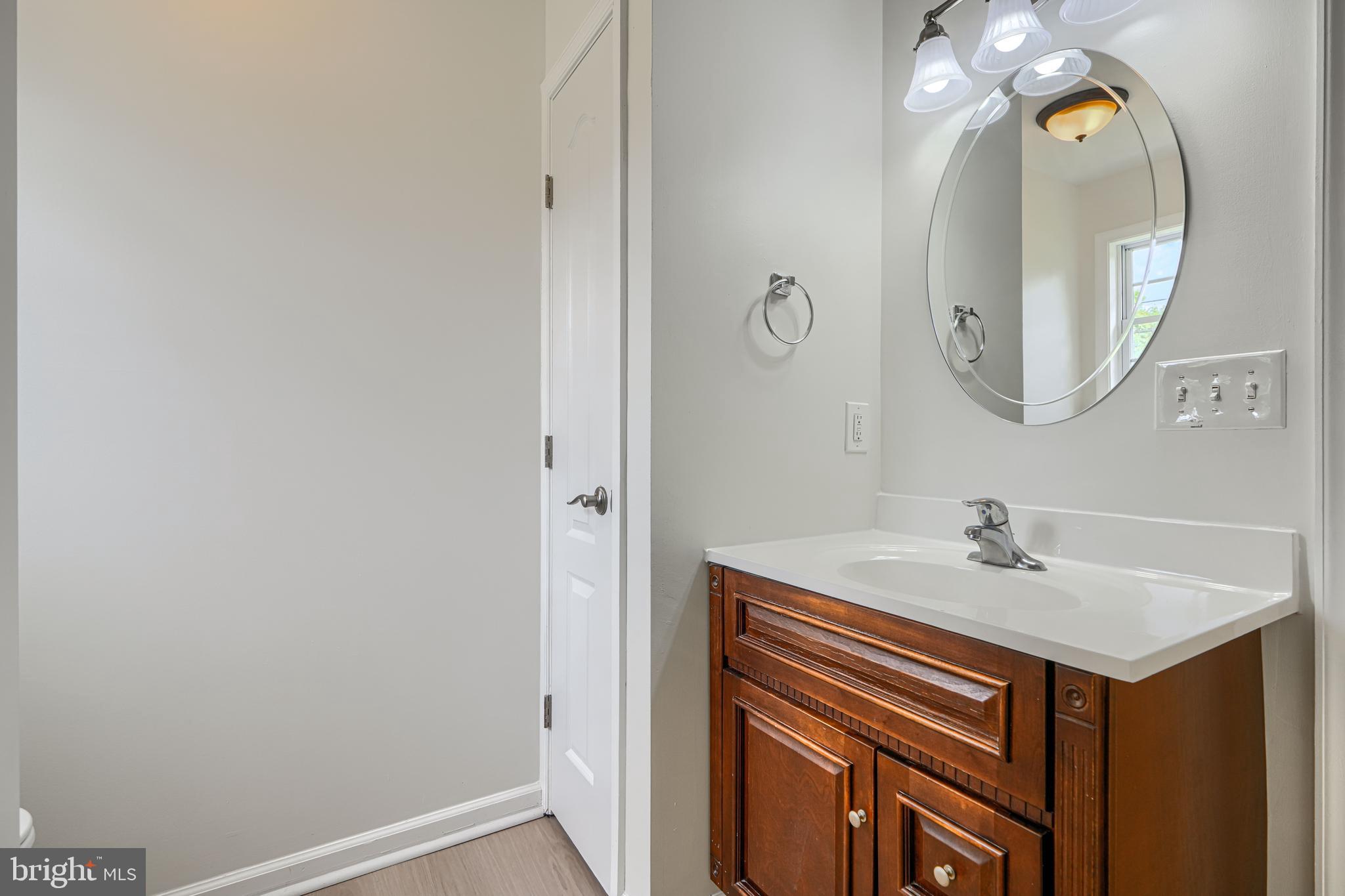 605 Paradise Road Aberdeen, MD 21001 - Photo 29 of 47 Upper Full Bath