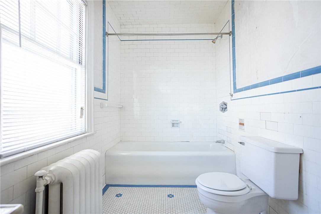 105 West Main Road Middletown, RI 02842 - Photo 23 of 28