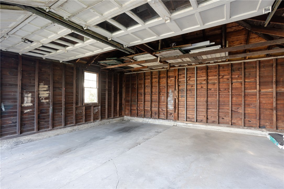 105 West Main Road Middletown, RI 02842 - Photo 26 of 28