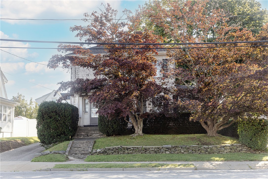 105 West Main Road Middletown, RI 02842 - Photo 6 of 28