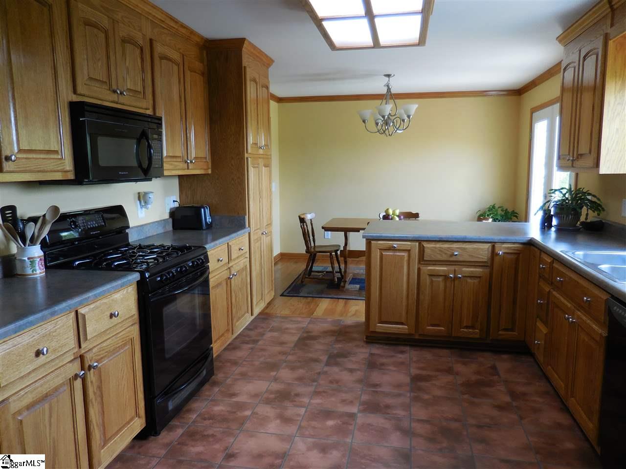1346 Gravley Road Pickens, SC 29671 - Photo 6 of 34