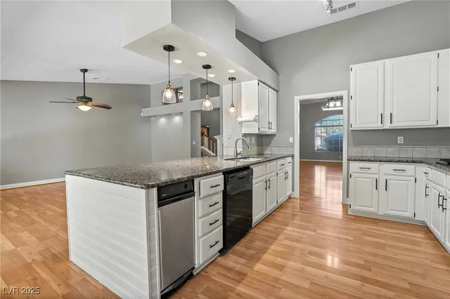 $3,350 | 3032 Pier Harbor Drive, Las Vegas, NV 89117