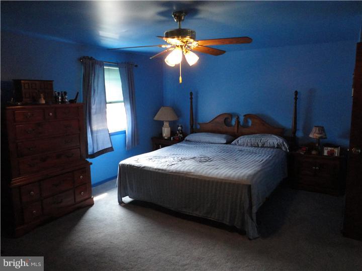 12406 Academy Road Philadelphia, PA 19154 - Photo 3 of 18