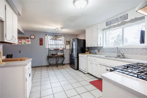 $274,900 | 17 Amsden Drive, Henrietta, NY 14623