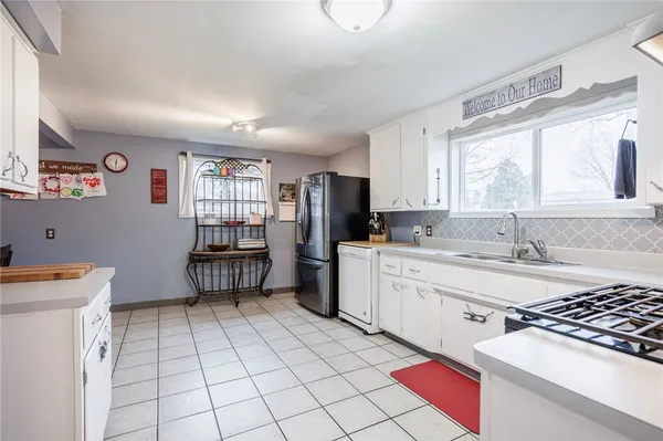 $274,900 | 17 Amsden Drive, Henrietta, NY 14623