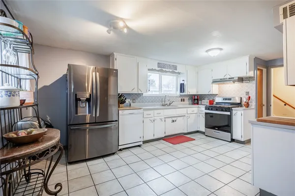 $274,900 | 17 Amsden Drive, Henrietta, NY 14623