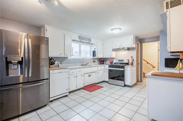 $274,900 | 17 Amsden Drive, Henrietta, NY 14623