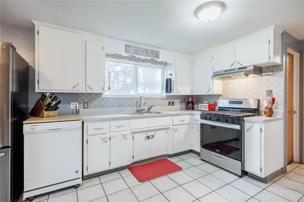 $274,900 | 17 Amsden Drive, Henrietta, NY 14623