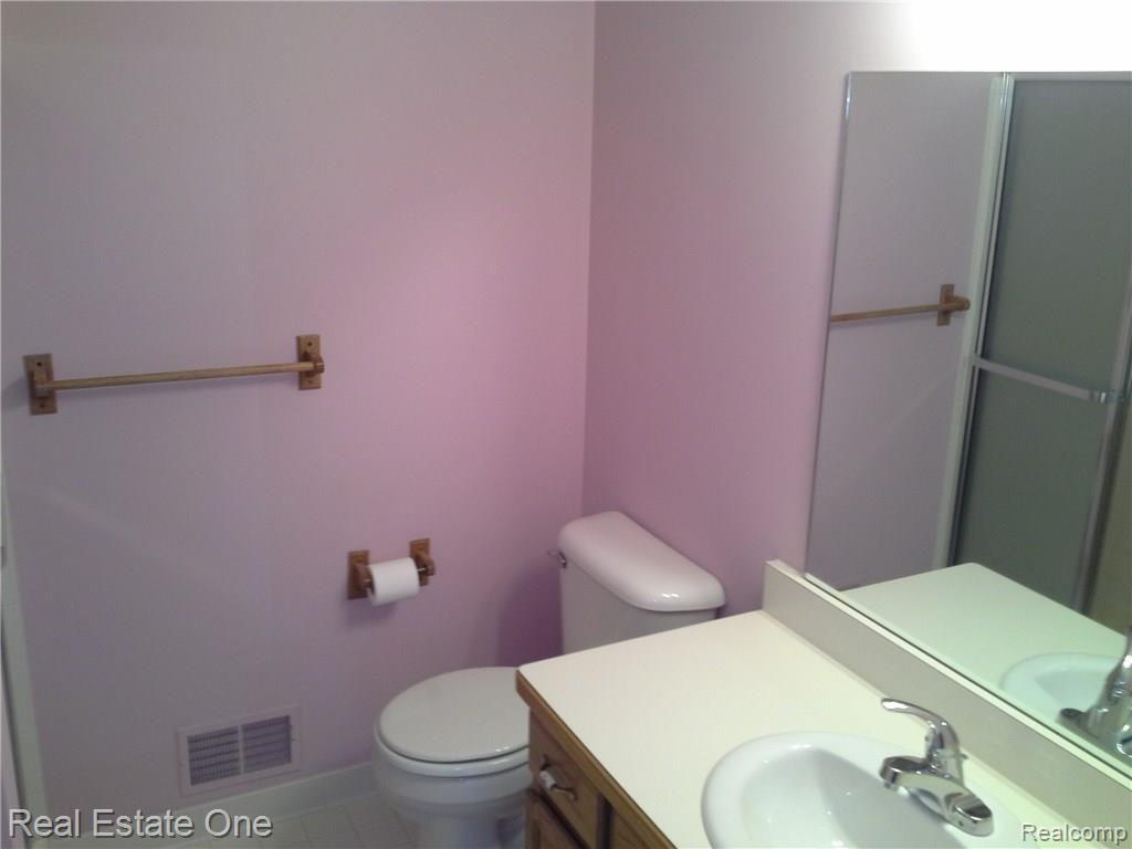 170 Pine Tree Ridge Waterford, MI 48327 - Photo 35 of 63