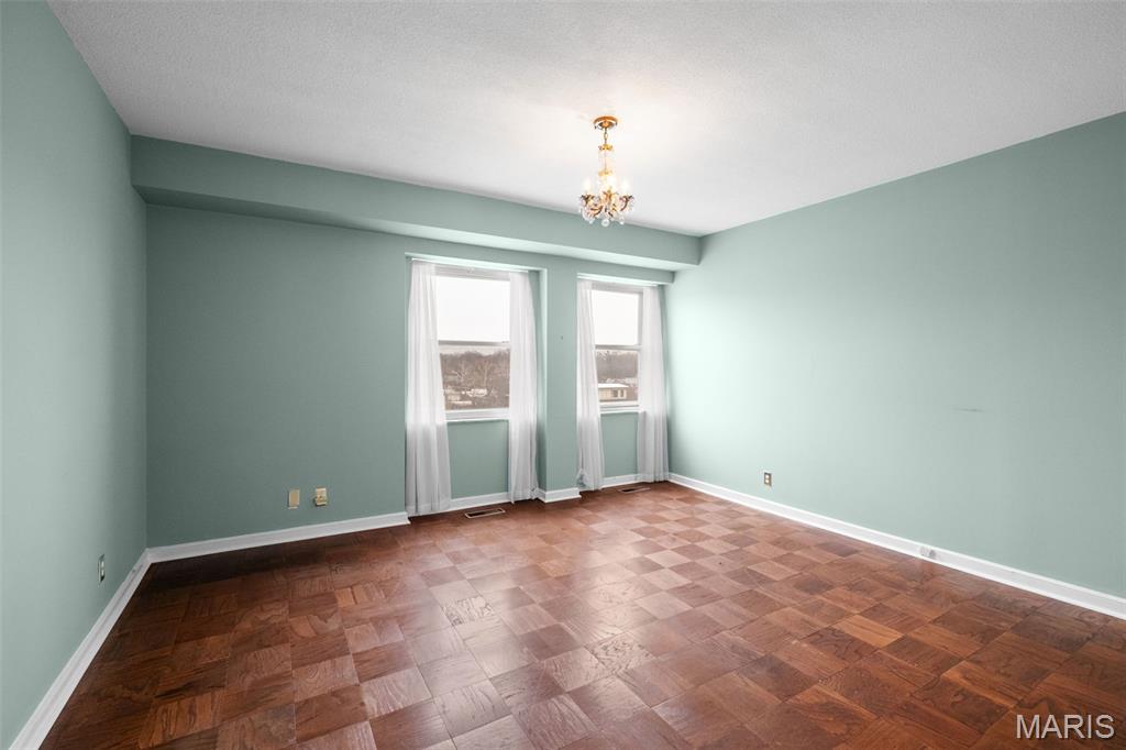 710 South Hanley Road, Unit 7B St. Louis, MO 63105 - Photo 12 of 25