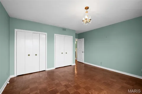 $240,000 | 710 South Hanley Road, Unit 7B, St. Louis, MO 63105